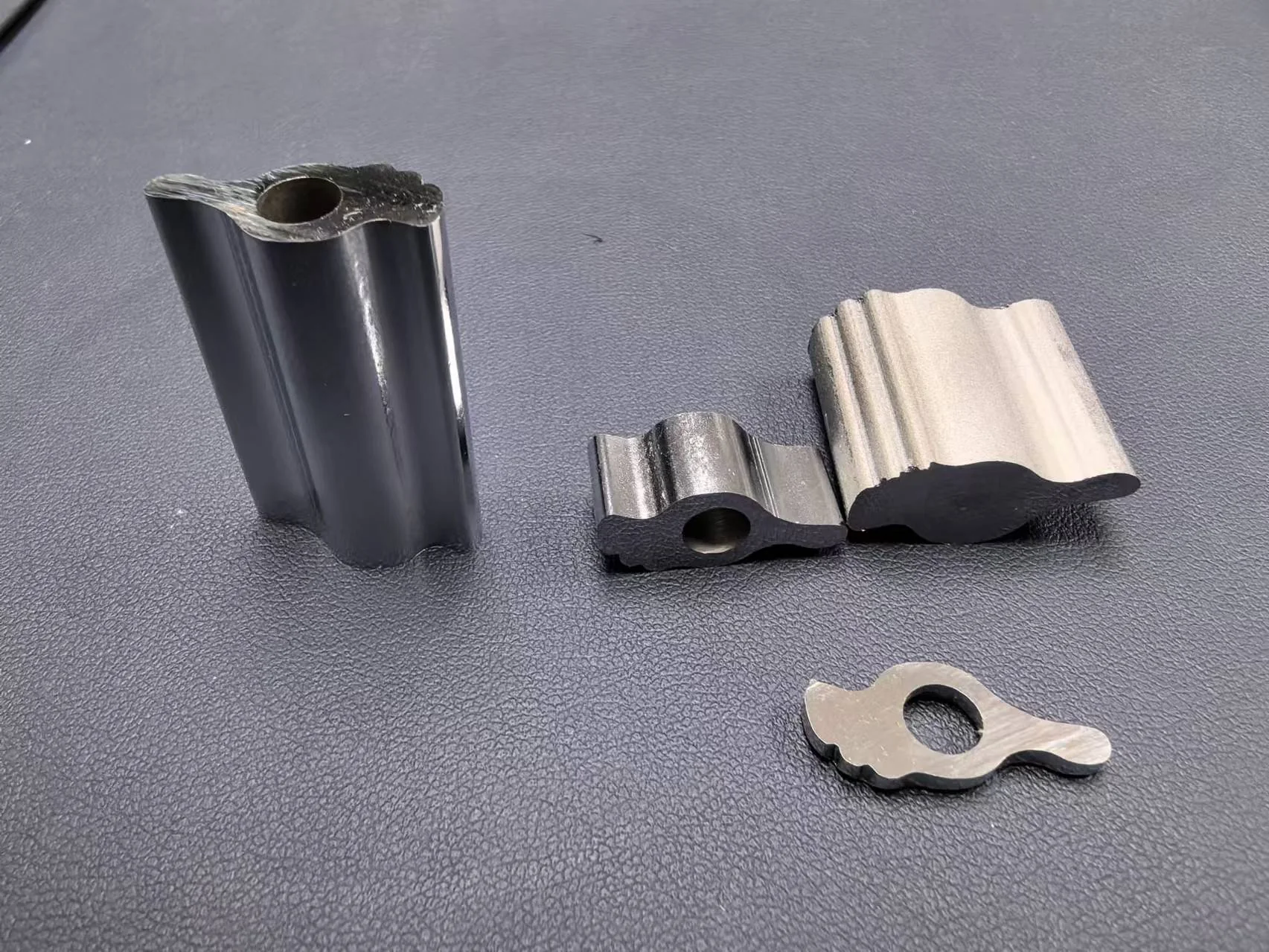 異形冷間圧造部品向け材料・金型開発プロジェクトの実写